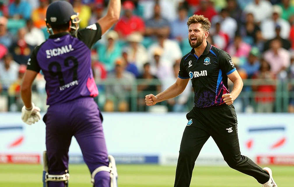 ২৭ কোটি টাকার হাতুড়ি: আইপিএল নিলামের আসল হিসাব ক্যাপ স্পেসে, শিরোনামে নয় ২৭ কোটি টাকার হাতুড়ি: আইপিএল নিলামের আসল হিসাব ক্যাপ স্পেসে, শিরোনামে নয়